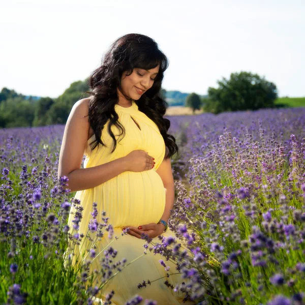 babybauchfotos-draussen-outdoor-shooting